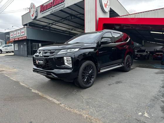 MITSUBISHI PAJERO SPORT 2.4 16V MIVEC TURBO DIESEL LEGEND BLACK AWD AUTOMÁTICO